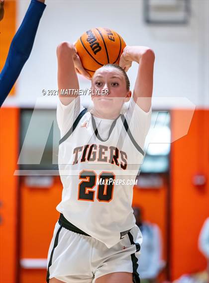 Thumbnail 1 in Terry Sanford @ South View photogallery.