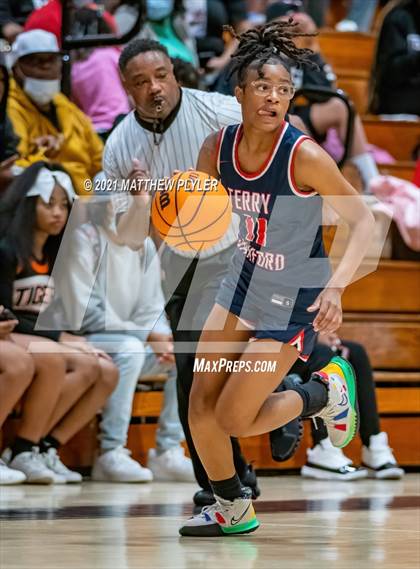 Thumbnail 2 in Terry Sanford @ South View photogallery.