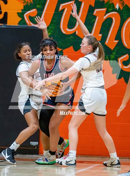 Thumbnail 2 in Terry Sanford @ South View photogallery.