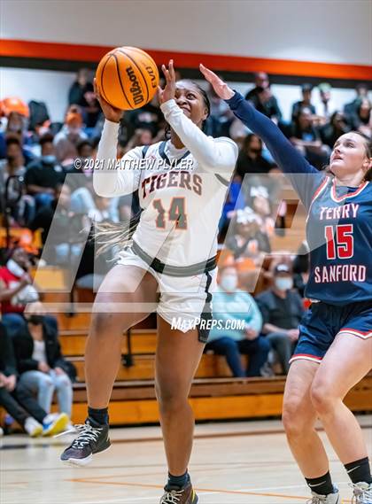 Thumbnail 3 in Terry Sanford @ South View photogallery.