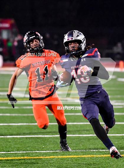 Thumbnail 1 in Liberty @ Pittsburg (CIF STATE DIV 1A Championship Final) photogallery.
