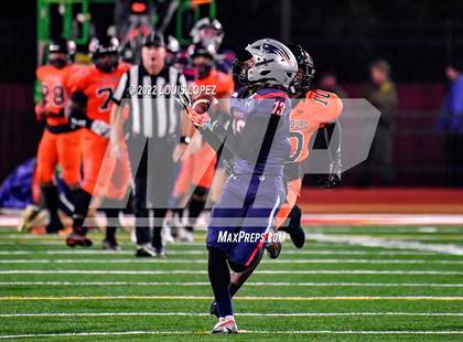 Thumbnail 2 in Liberty @ Pittsburg (CIF STATE DIV 1A Championship Final) photogallery.