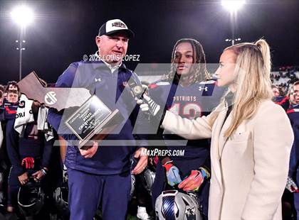 Thumbnail 2 in Liberty @ Pittsburg (CIF STATE DIV 1A Championship Final) photogallery.