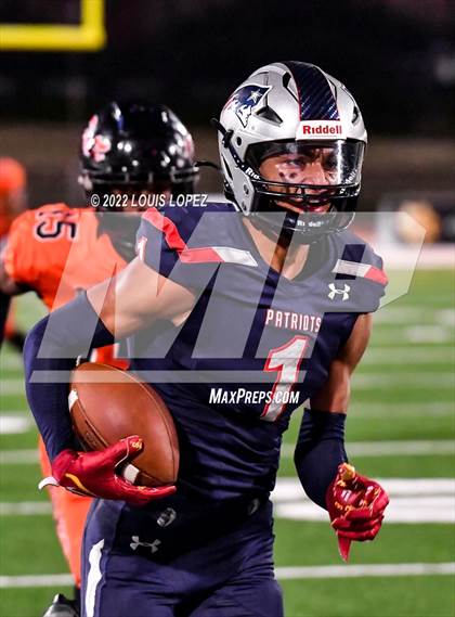 Thumbnail 2 in Liberty @ Pittsburg (CIF STATE DIV 1A Championship Final) photogallery.