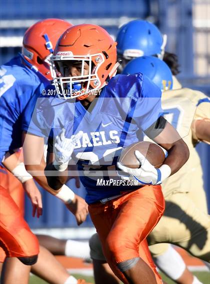 Thumbnail 2 in FR: Sierra Vista vs Bishop Gorman photogallery.