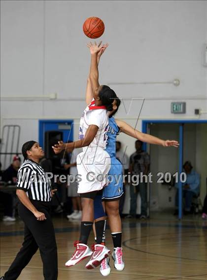 Thumbnail 1 in Washington vs. Carson (CIF LA City Section Playoffs) photogallery.