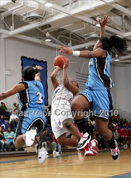 Thumbnail 2 in Washington vs. Carson (CIF LA City Section Playoffs) photogallery.