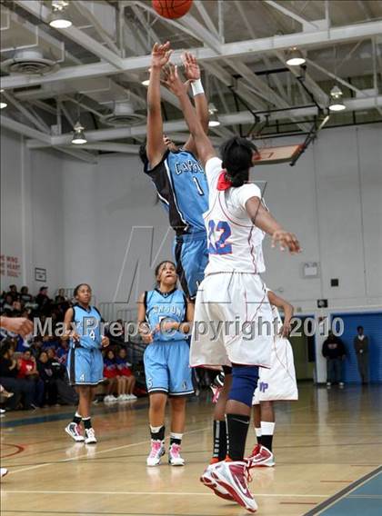 Thumbnail 3 in Washington vs. Carson (CIF LA City Section Playoffs) photogallery.