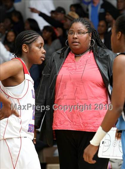 Thumbnail 2 in Washington vs. Carson (CIF LA City Section Playoffs) photogallery.