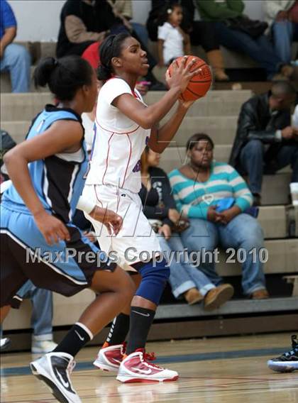 Thumbnail 1 in Washington vs. Carson (CIF LA City Section Playoffs) photogallery.