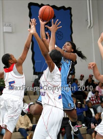 Thumbnail 3 in Washington vs. Carson (CIF LA City Section Playoffs) photogallery.