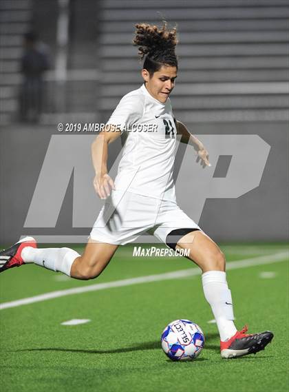 Thumbnail 1 in Tompkins vs. Mayde Creek (UIL 6A Quarterfinal Playoff) photogallery.