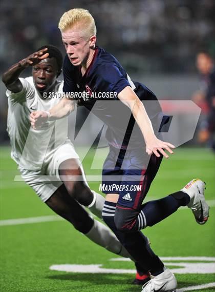 Thumbnail 3 in Tompkins vs. Mayde Creek (UIL 6A Quarterfinal Playoff) photogallery.