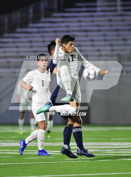 Thumbnail 2 in Tompkins vs. Mayde Creek (UIL 6A Quarterfinal Playoff) photogallery.
