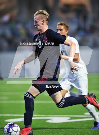 Thumbnail 2 in Tompkins vs. Mayde Creek (UIL 6A Quarterfinal Playoff) photogallery.