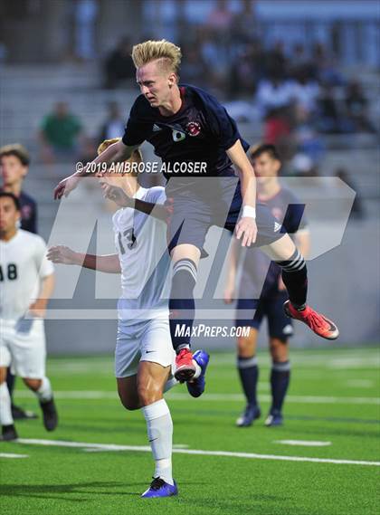 Thumbnail 3 in Tompkins vs. Mayde Creek (UIL 6A Quarterfinal Playoff) photogallery.