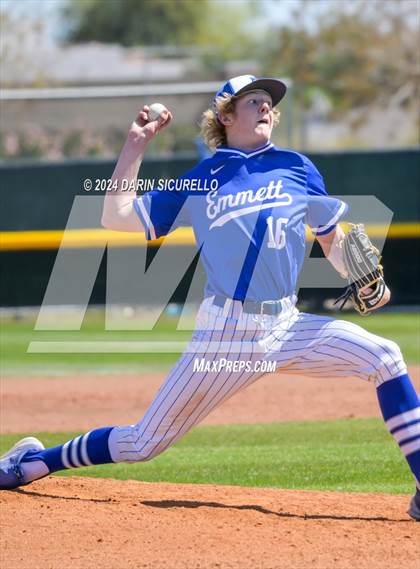 Thumbnail 1 in La Junta vs. Emmett (Coach Bob National Invitational) photogallery.