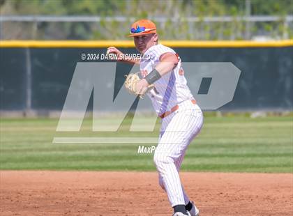 Thumbnail 1 in La Junta vs. Emmett (Coach Bob National Invitational) photogallery.
