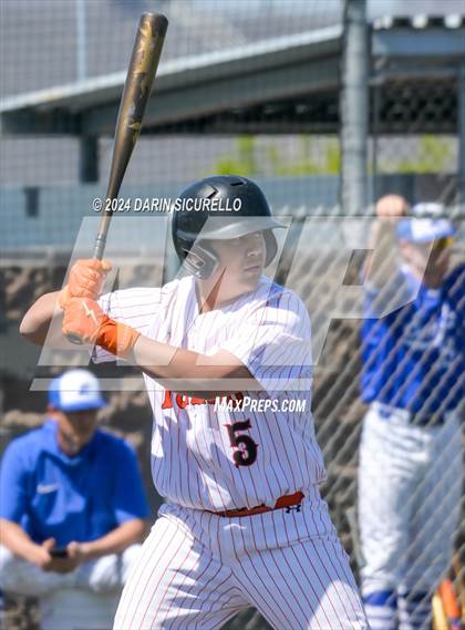 Thumbnail 2 in La Junta vs. Emmett (Coach Bob National Invitational) photogallery.