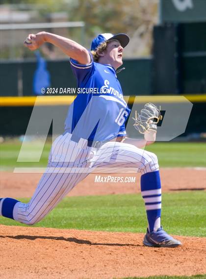 Thumbnail 2 in La Junta vs. Emmett (Coach Bob National Invitational) photogallery.
