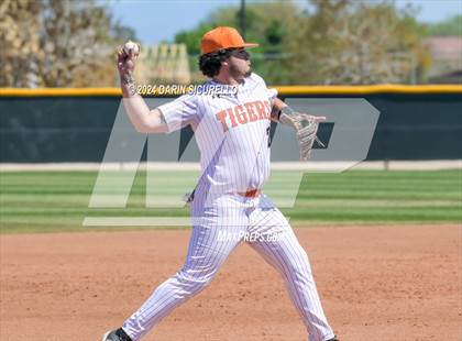 Thumbnail 1 in La Junta vs. Emmett (Coach Bob National Invitational) photogallery.