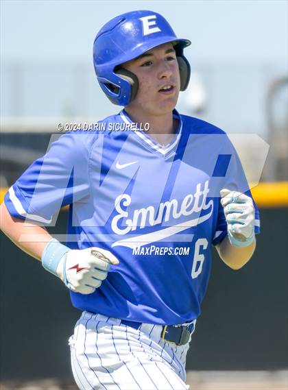 Thumbnail 1 in La Junta vs. Emmett (Coach Bob National Invitational) photogallery.