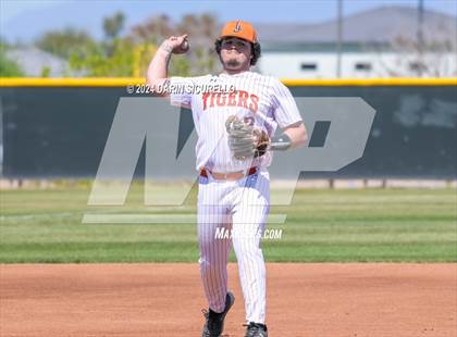 Thumbnail 1 in La Junta vs. Emmett (Coach Bob National Invitational) photogallery.