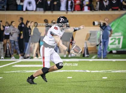 Thumbnail 3 in Trinity vs. Carroll (UIL 6A Regional Playoff) photogallery.