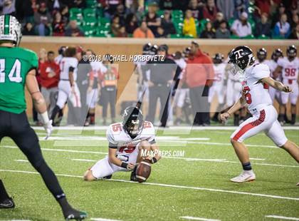 Thumbnail 2 in Trinity vs. Carroll (UIL 6A Regional Playoff) photogallery.