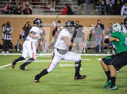 Thumbnail 1 in Trinity vs. Carroll (UIL 6A Regional Playoff) photogallery.