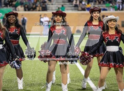 Thumbnail 2 in Trinity vs. Carroll (UIL 6A Regional Playoff) photogallery.