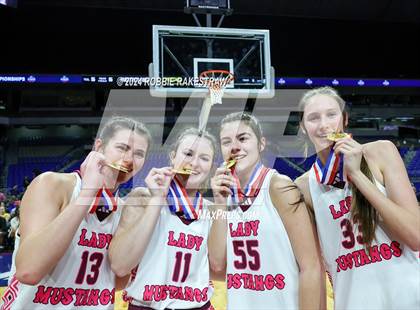 Thumbnail 2 in Martins Mill vs. Nocona (UIL 2A Basketball Final Medal Ceremony) photogallery.