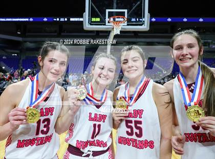 Thumbnail 2 in Martins Mill vs. Nocona (UIL 2A Basketball Final Medal Ceremony) photogallery.