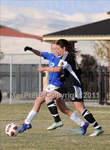 Thumbnail 3 in Green Valley vs. Clark (Las Vegas Kickoff) photogallery.
