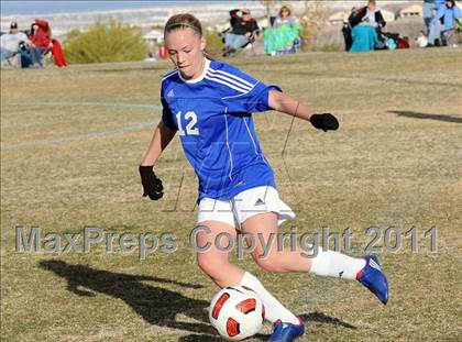 Thumbnail 2 in Green Valley vs. Clark (Las Vegas Kickoff) photogallery.