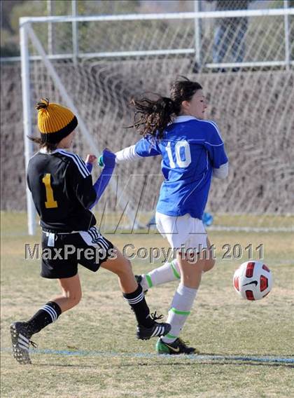 Thumbnail 2 in Green Valley vs. Clark (Las Vegas Kickoff) photogallery.