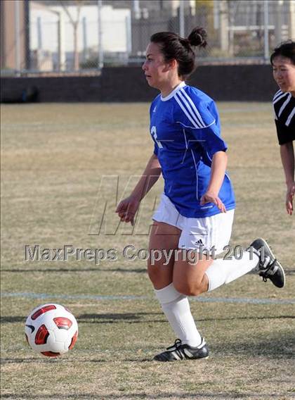 Thumbnail 2 in Green Valley vs. Clark (Las Vegas Kickoff) photogallery.