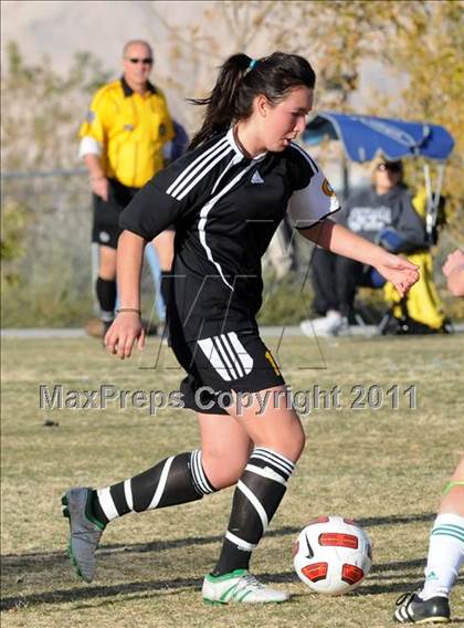 Thumbnail 3 in Green Valley vs. Clark (Las Vegas Kickoff) photogallery.