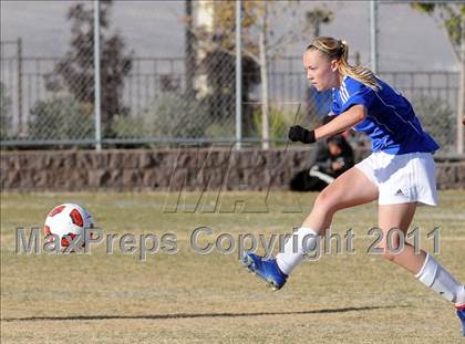 Thumbnail 2 in Green Valley vs. Clark (Las Vegas Kickoff) photogallery.