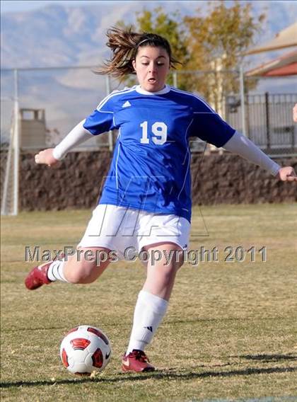 Thumbnail 2 in Green Valley vs. Clark (Las Vegas Kickoff) photogallery.