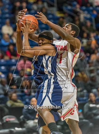 Thumbnail 2 in Hillhouse vs Bridgeport Central (MLK Classic) photogallery.