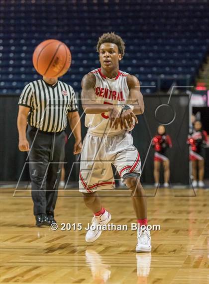 Thumbnail 1 in Hillhouse vs Bridgeport Central (MLK Classic) photogallery.
