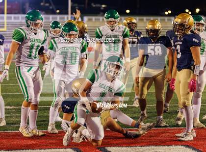 Thumbnail 3 in Bayport-Blue Point vs. Seaford (NYSPHSAA Division IV Final) photogallery.