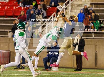 Thumbnail 1 in Bayport-Blue Point vs. Seaford (NYSPHSAA Division IV Final) photogallery.