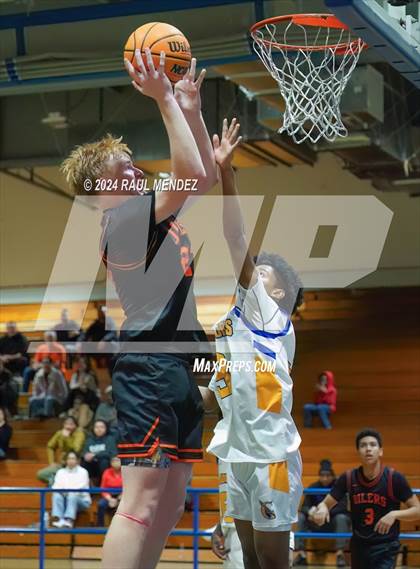 Thumbnail 1 in Huntington Beach @ Gahr (CIF SS Division 3A Round 1) photogallery.