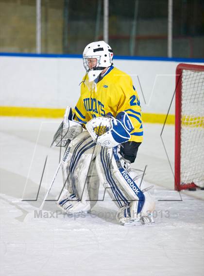 Thumbnail 3 in West Genesee vs Fayetteville-Manlius photogallery.
