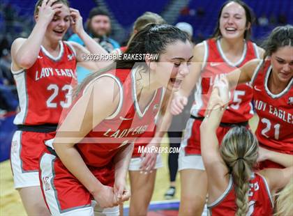 Thumbnail 1 in Fairfield vs. Holliday (UIL 3A Basketball State Final) photogallery.