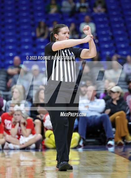 Thumbnail 2 in Fairfield vs. Holliday (UIL 3A Basketball State Final) photogallery.