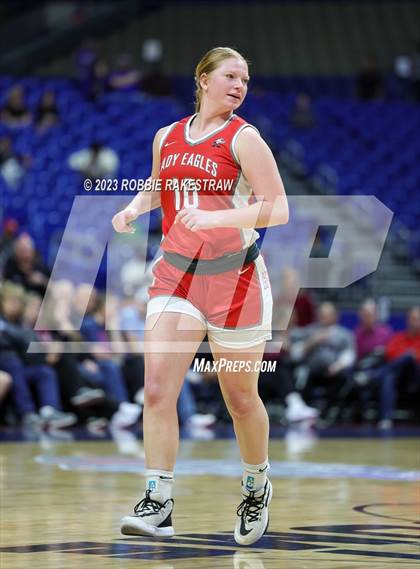 Thumbnail 1 in Fairfield vs. Holliday (UIL 3A Basketball State Final) photogallery.
