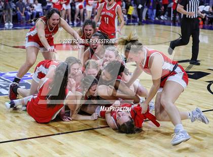 Thumbnail 1 in Fairfield vs. Holliday (UIL 3A Basketball State Final) photogallery.